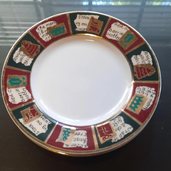 Pier 1 Yuletide Greetings Christmas Saucers Set of Two - Picture 1 of 4